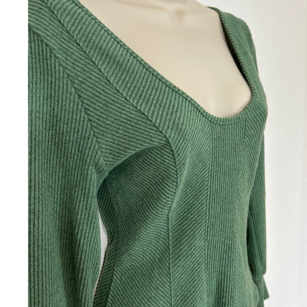 Beautiful Green Sweater with Scoop Neck, small